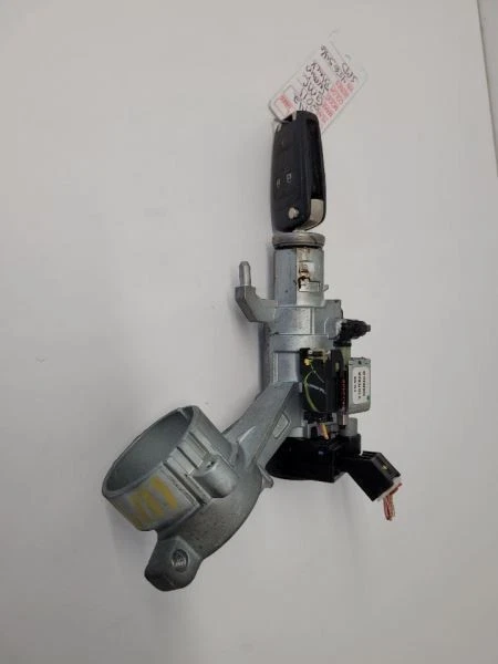 2010-2015 CHEVROLET EQUINOX Ignition Switch  94737994 - Image 1 of 4
