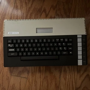 Vintage Atari 800XL Home Computer mit Netzteil - Bild 1 von 3
