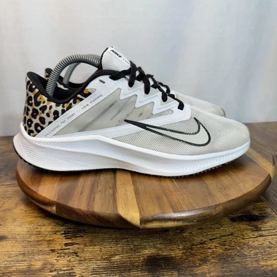 Tênis Nike Air Zoom Winflo 8 feminino tamanho 9.5 branco leopardo corrida CV0149-110 - Imagem 1 de 4