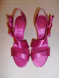 Lulu Townsand Size 7.5 Fushia Open Toe Satin Heels w/Bows - Picture 1 of 8