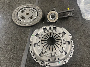 FORD B-MAX FIESTA MK6 1.25 1.4 FORD KA 3 1.2 Ti-VCT LUK CLUTCH KIT 3PCE NEW - Afbeelding 1 van 2