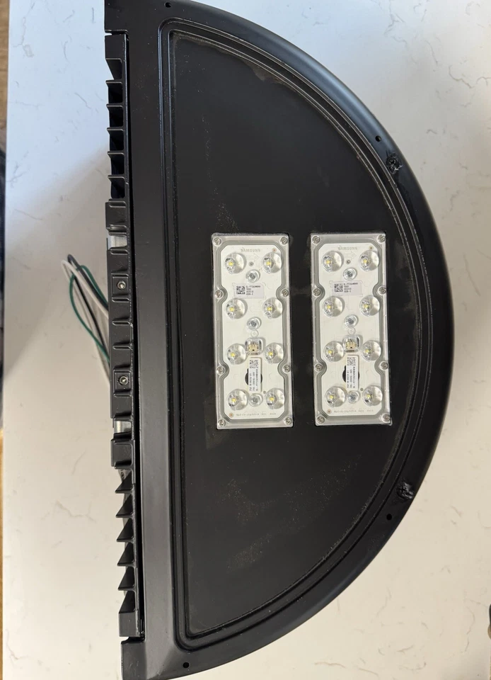 Pack Pared Iluminación LED Lithonia, 120v, 40w, 4.667 Lúmenes, con Fotocélula Foto 1 de 4