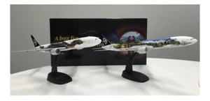 Air New Zealand Hobbit 2 X Model Plane 1:200 Scale Boeing 777-300ER New - Picture 1 of 16