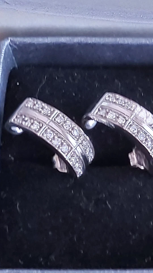 Ladies Hoops In 10k White Pure Gold And Diamonds 💎 Set Is 0.70ct In Diamonds 💎 - image 1 of 4