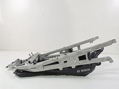 Aprilia RSV 1100 Tuono V4 2017 subchasis recto de fábrica y guardabarros interior 2B003589 Foto 1 de 4