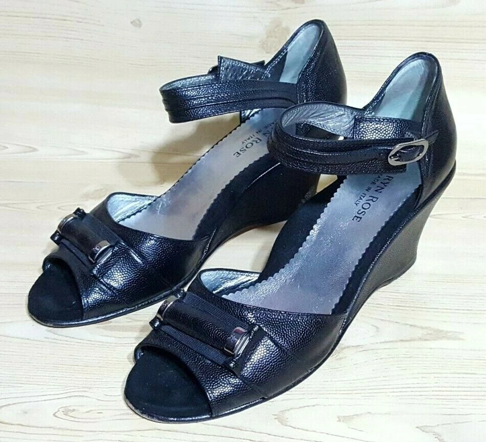 Sandalias Taryn Rose negras con correa al tobillo y punta abierta para mujer talla 7/37 Foto 1 de 4