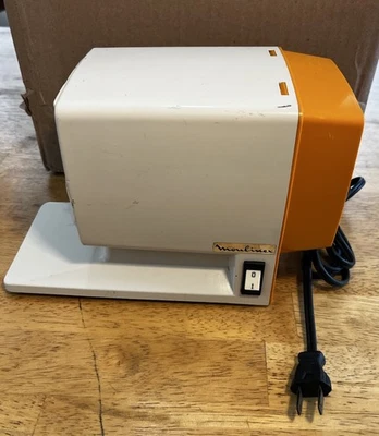 Vtg Moulinex 243 Food Processor Meat Grinder Base Motor Only (Jeannette) France - Image 1 of 4