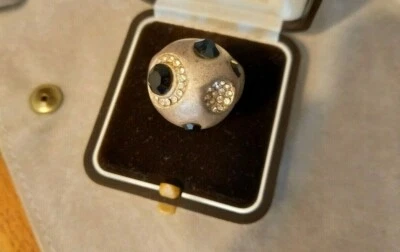 ANELLO DONNA VINTAGE CUPOLA TIPO ARGENTO ANTICATO PIETRE NERE E STRASS ANNI 60 - Immagine 1 di 4