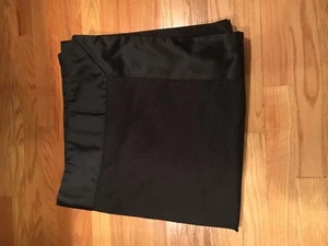 Cortina de ducha negra para cama, baño y más allá, usada suavemente - Imagen 1 de 3