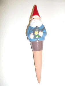 Neu im Karton Wichtel Terrakotta Blumen Pflanzen selbstbewässernd Wichtel Spitze 8 1/2" - Bild 1 von 6