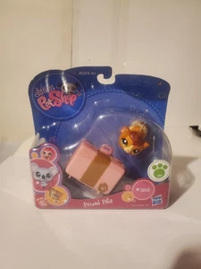 Littlest Pet Shop Prized Pets #1801 Gato con Maleta Rosa Nuevo Sellado Hasbro - Imagen 1 de 2