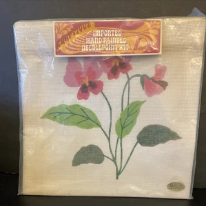 NEEDLEPOINT Canvas 18x18 Baumwolle LYNTEX CORP Set Rosa Stiefmütterchen Kissen Größe - Bild 1 von 4