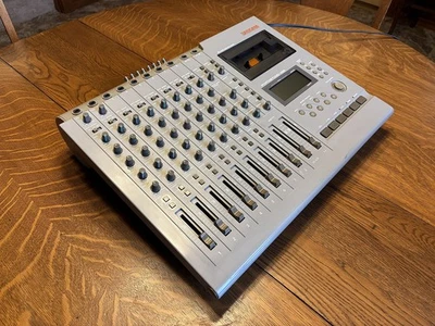 TASCAM 488 ULTIMATE TWEAKER con raro mod de salida de 16 pistas (8 publicaciones + 8 directas) Foto 1 de 4