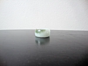 VINTAGE 1070s HONG KONG HANDMADE WIDE LIGHT GREEN JADE 3MM X 12MM BAND SZ 9 - Picture 1 of 11