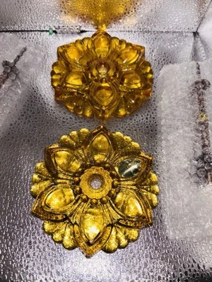 Nuevo Antiguo Ámbar Artesanal Flor Medallón Cortina Corbatas con Herrajes Foto 1 de 4