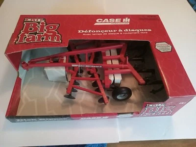 Ertl Big Farm Case IH 530B Disk Ripper Tillage Tractor Implement 1/16 NEW IN BOX - Image 1 of 4