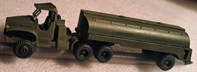 HO - Roco 1:87 Army Military Fuel Tank Tractor Trailer 168 - Lot 433 - Image 1 of 4