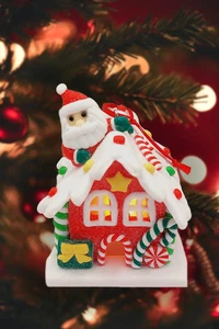 Weihnachtsschmuck - Lebkuchen Schneehaus mit Weihnachtsmann. Wizardi Festdeko... - Bild 1 von 3