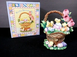Chicks de porcelana para decoración del hogar de Pascua en una canasta 6 1/2"" x 5"" nuevo en caja - Imagen 1 de 12