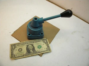 #1, Republic Hydraulic Manual Directional Selector valve w/"o" rings. 909710C1 - Picture 1 of 5