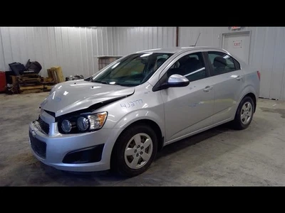 SONIC     2015 Front Door Trim Panel 1046459 Foto 1 de 4