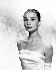AUDREY HEPBURN 8X10 GLOSSY PHOTO PICTURE IMAGE #22 - Picture 1 of 1