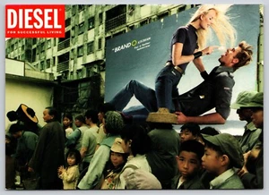 Postal Diesel para una vida exitosa moda publicidad Diesel Store Chicago - Imagen 1 de 2