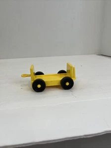Vintage Fisher Price Little People 1972 Airport Yellow Tram Baggage Car #996 - Picture 1 of 5