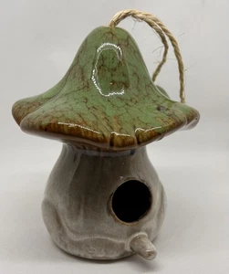 Green Glaze Ceramic - Mushroom/Toadstool - Bird House - 18 x 15cm - Brand New - Picture 1 of 2