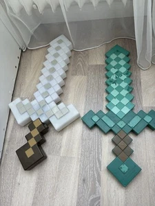 2 PCS Minecraft Schwert Spitzhacke Waffen Modell Figures Spielzeug My World-DE - Bild 1 von 1