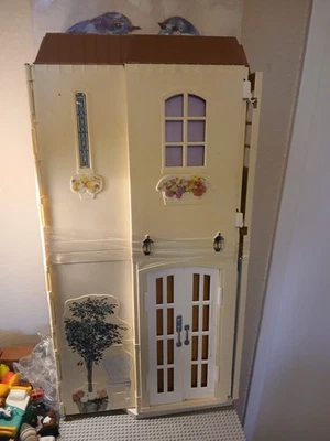 2004 Barbie Fold-Up Townhouse Dollhouse – Vintage Mattel Happy Family Home - Image 1 of 4