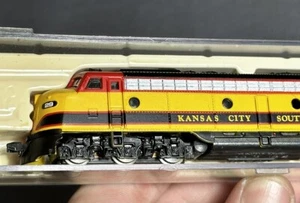Life Like 7191 N Scale Kansas City Southern E8 Diesel Locomotive #29 w/Box CLEAN - Picture 1 of 13