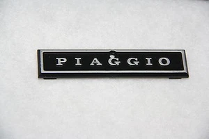 VESPA EMBLEM Piaggio Schriftzug PX 80 125 150 200 KASKAE Logo P E PX "alt" vorne - Bild 1 von 1