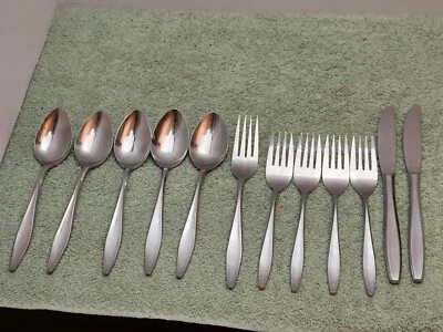 Sasaki Stanley Roberts VICTORY Stainless Flatware 12 Pc. Fork, Knife, Spoon. - Image 1 of 4