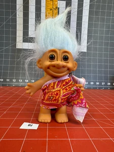 Muñeca Troll Russ Vintage 4,5 pulgadas pelo azul claro blanco - Imagen 1 de 5