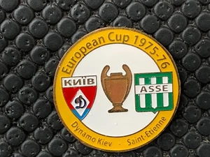 PINS BADGE FOOTBALL SOCCER ASSE SAINT ETIENNE VS DYNAMO KIEV 1975 / 1976 - Picture 1 of 1