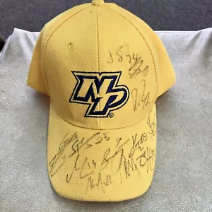 NASHVILLE PREDATORS - TEAM HAT SIGNED BY 7 PLAYERS - Curated Memorabilia COA - Picture 1 of 6