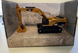 Metal machines CAT diecast 390d excavator 1:100 scale - Picture 1 of 4