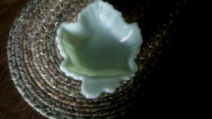 Vintage Schale Jadiete grün Glas blattform - Bild 1 von 3