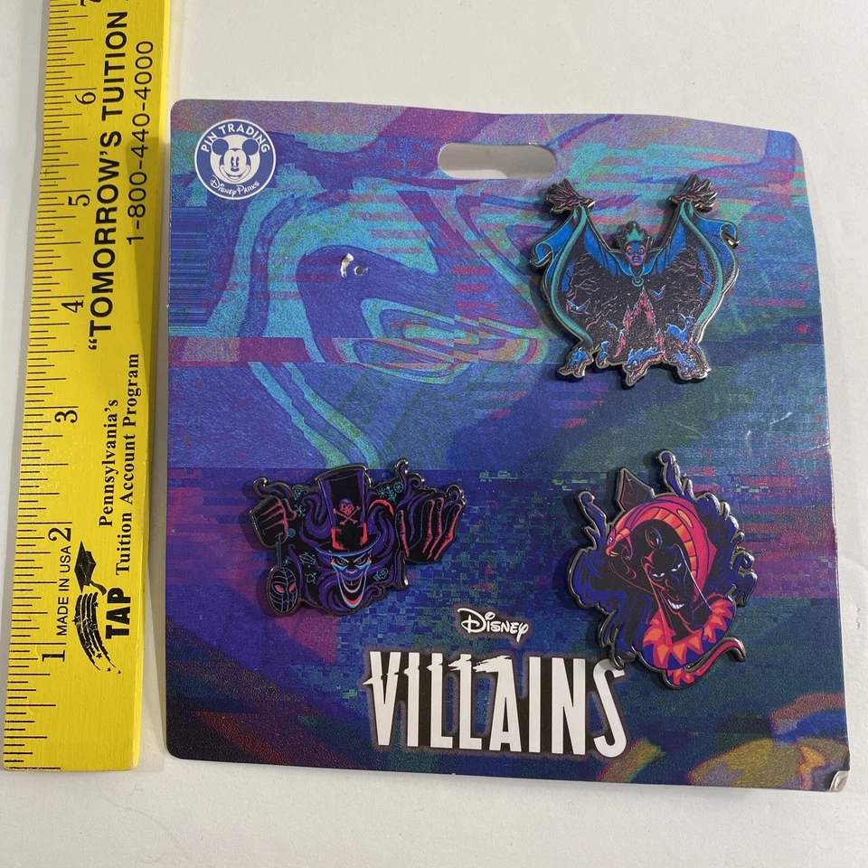 Disney Parks Villains 2020 Set of 4 Evil Queen Ursula Jafar Facilier on Card