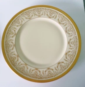 H &C Heinrich & Co Selb Bavaria Gold Encrusted Dinner Plate 11" G. E. Roy 🌟🌟🌟 - Picture 1 of 3