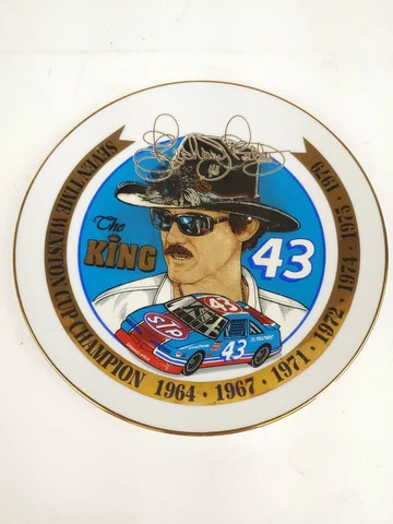 NASCAR Racing THE KING Richard Petty #43 Seven Time Winston Cup Champ Plate Cover
