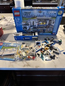 LEGO CITY: Mobile Police Unit (60044) Not Complete With Box