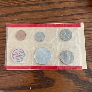 1969 United Stated Uncirculated Bureau Of The Mint Denver Mint Set 7210 - Picture 1 of 5