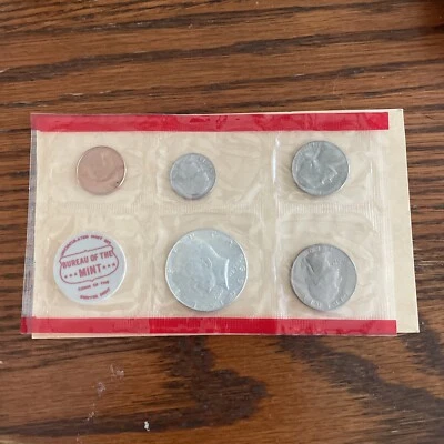 1969 United Stated Uncirculated Bureau Of The Mint Denver Mint Set 7210 - Image 1 of 4