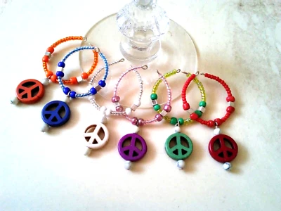 Dijes de copa de vino de piedra signo de paz hechos a mano (juego de 6) Foto 1 de 4