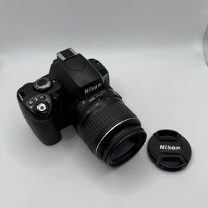 Nikon D40 DSLR Camera + 18-55mm f/3.5-5.6G Ed II - Low Shutter Count 5334! - Picture 1 of 22