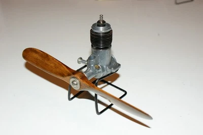 VINTAGE OK HERKIMER .099 CUB STUNT CONTROL LINE R/C MODEL AIRPLANE ENGINE-USA - Image 1 of 4