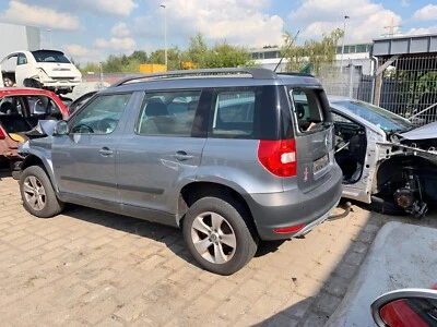 Motorhalter SKODA YETI 5L aus Schlachtfest viele andere Teile im Lager - Image 1 of 4