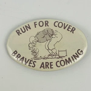 Vintage Braves Fútbol Pinback Botón 1974 Wincraft Winona Minnesota Deportes - Imagen 1 de 7